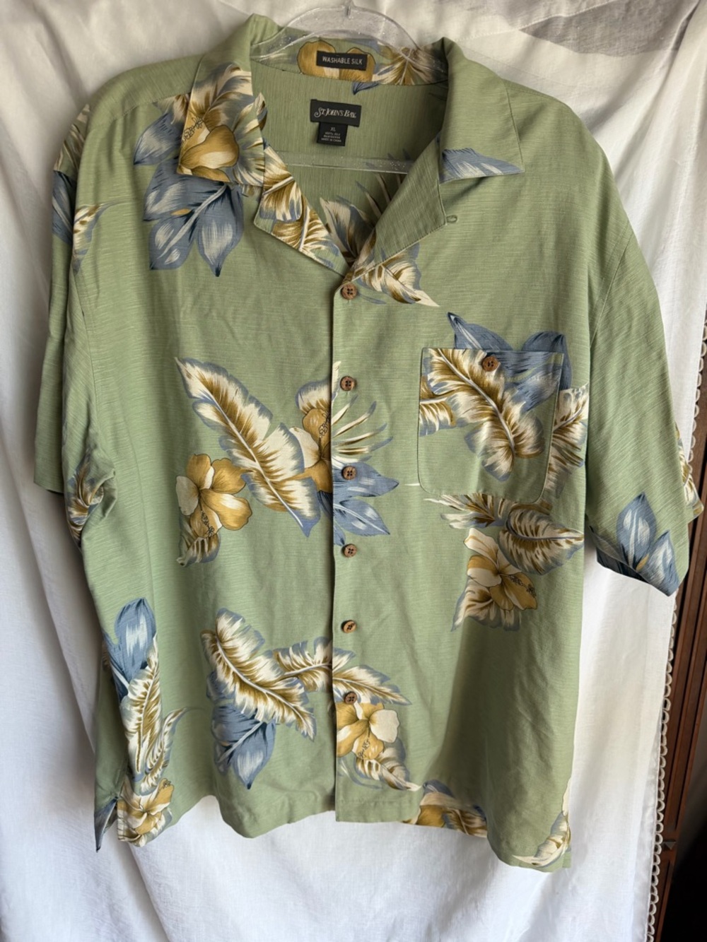 St. Johns Bay Hawaiian Shirt Adult XL Green Floral 100% Silk Camp Aloha Men